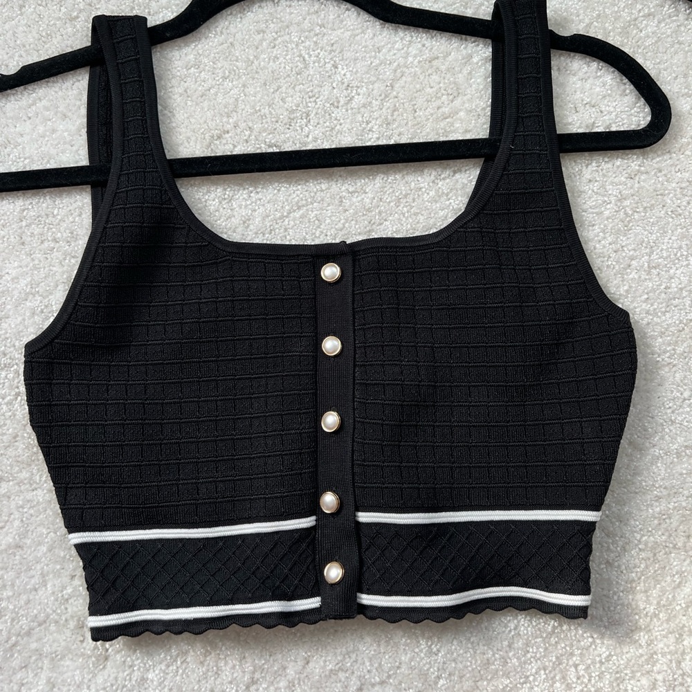 Aritzia Babaton Sculpt Knit Button Tank.